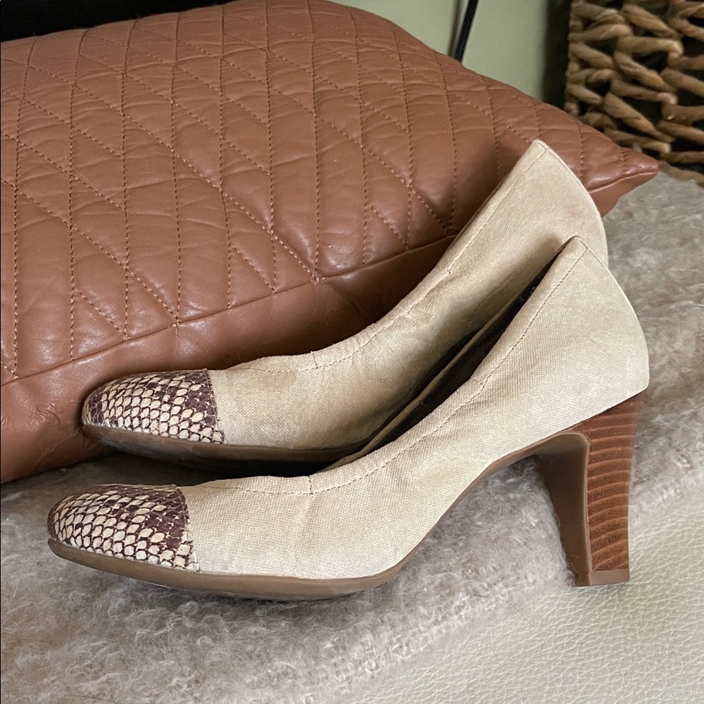 Naturalizer Beige and Brown Textured Heel Pumps